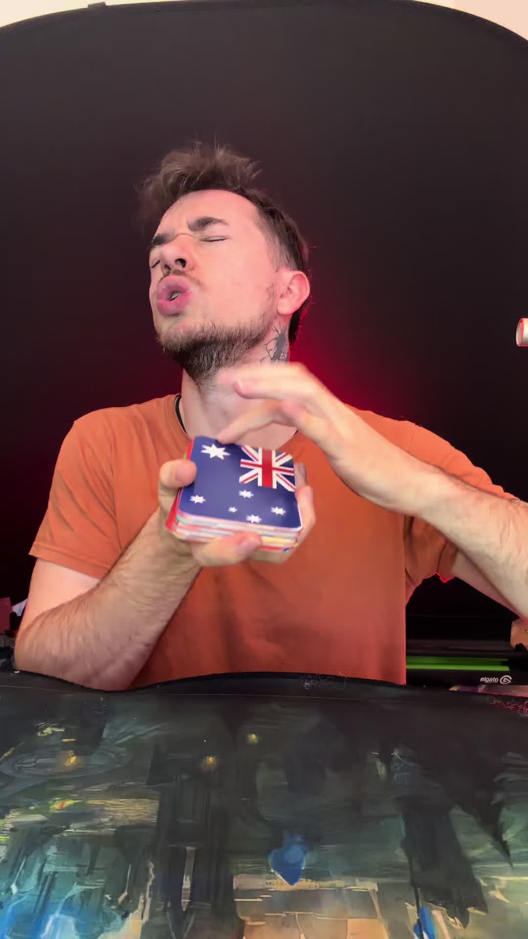 @ASMR TOM RED