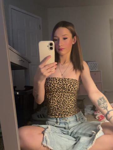 @𝓜𝓸𝓶𝓶𝔂 𝓐𝓾𝓽𝓽𝓲𝓮🖤