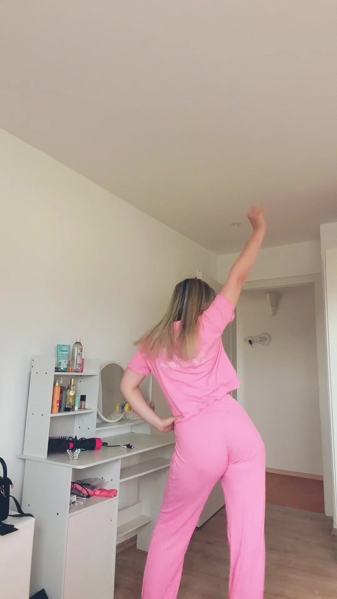 @itsviktoria