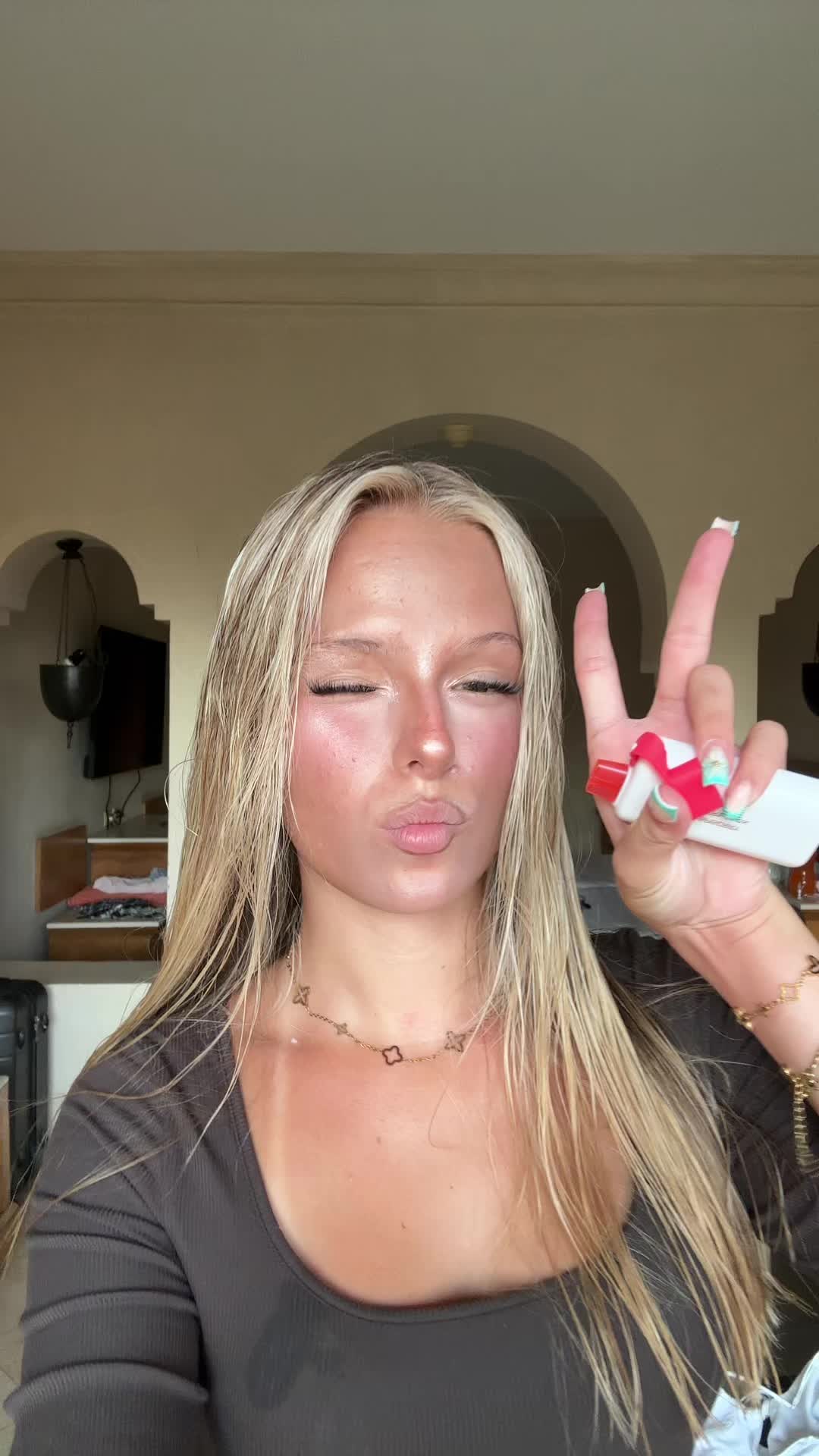 @𝐙𝐨𝐞𝐲