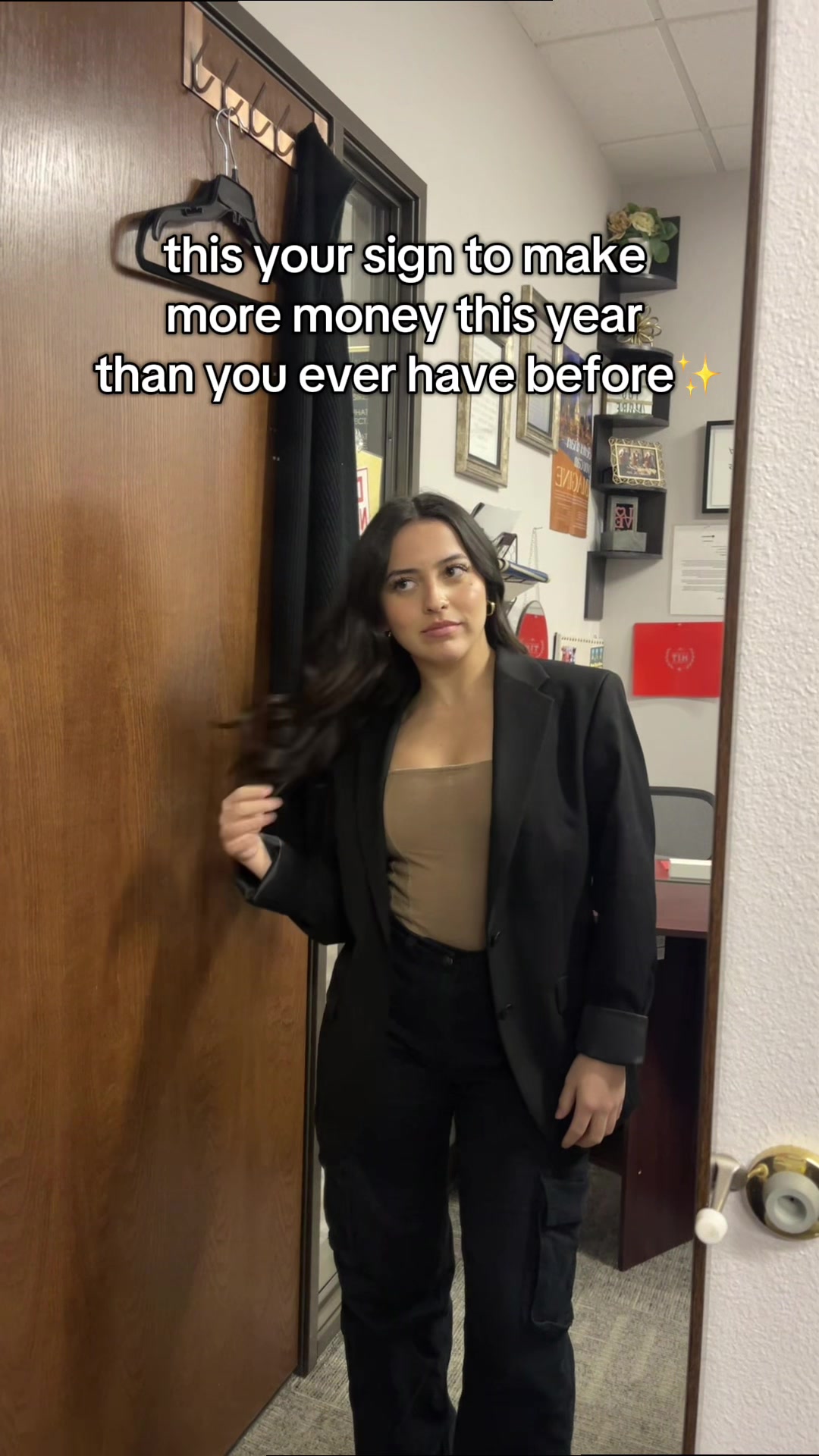 @aneesaharroyo