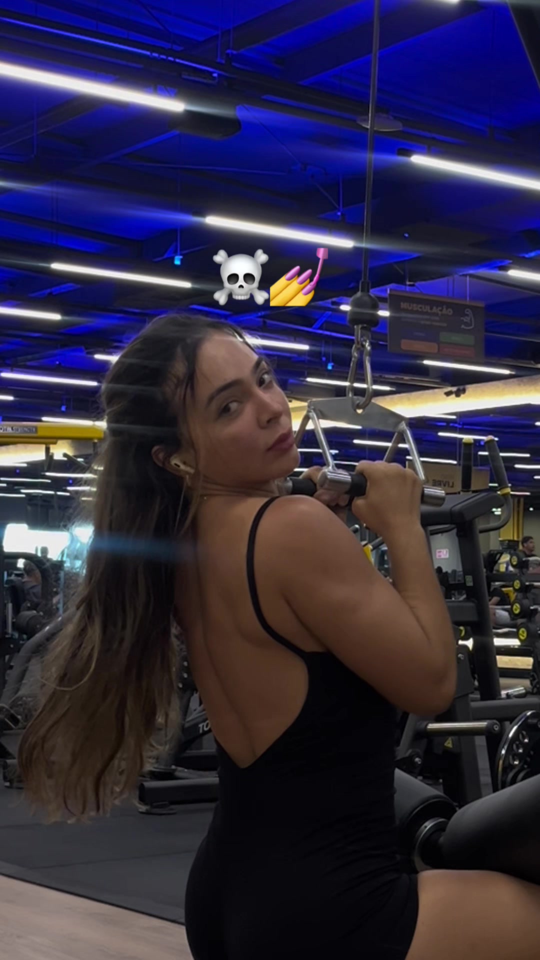 @valesca_nayane