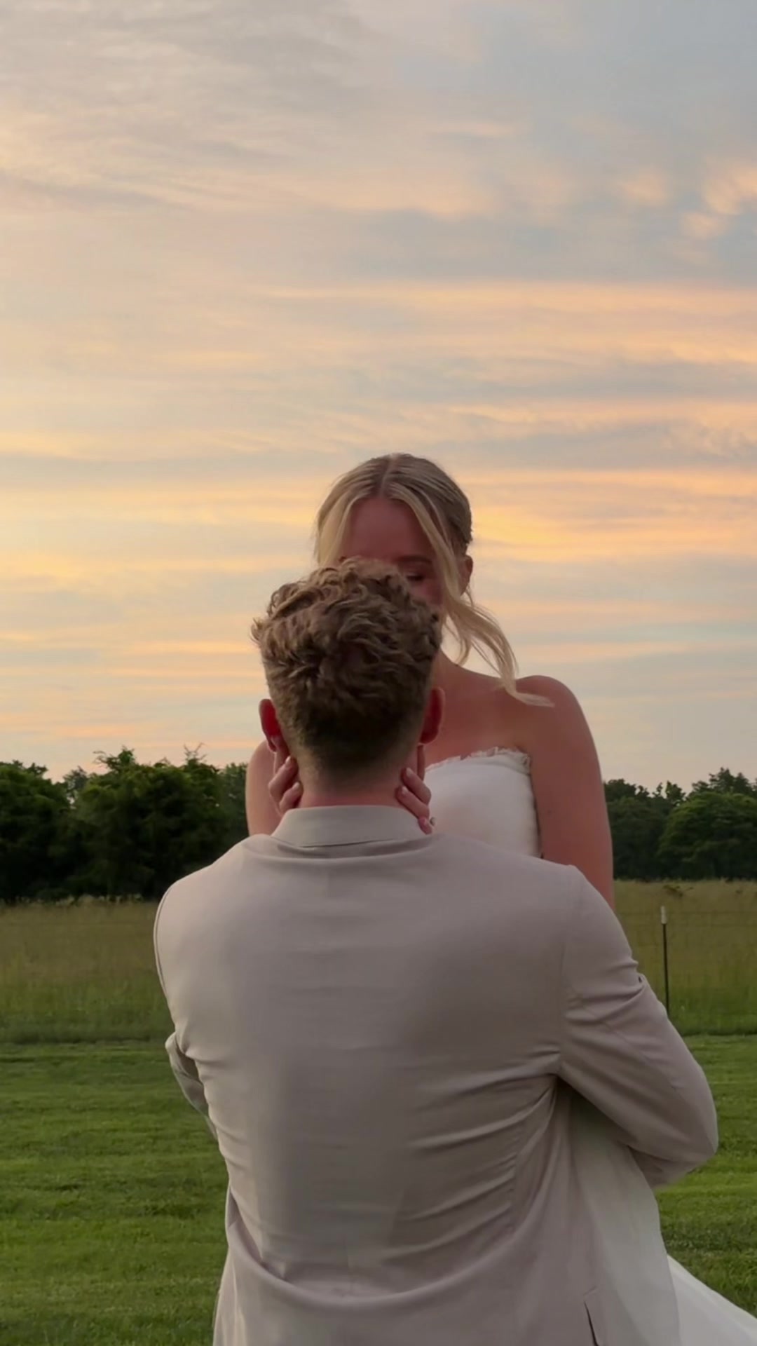 @Wedding Content Creator