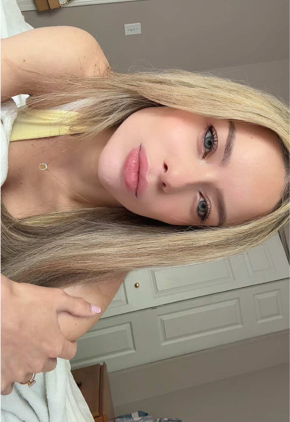 @theblondevampiree