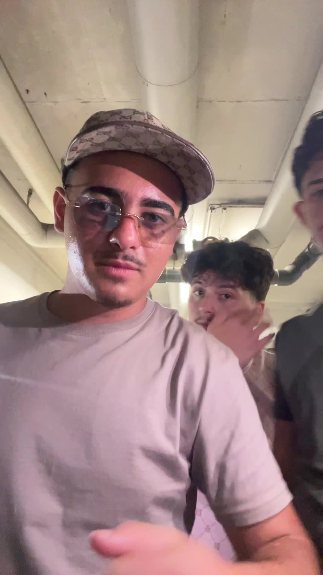 @Ali🏄♂️