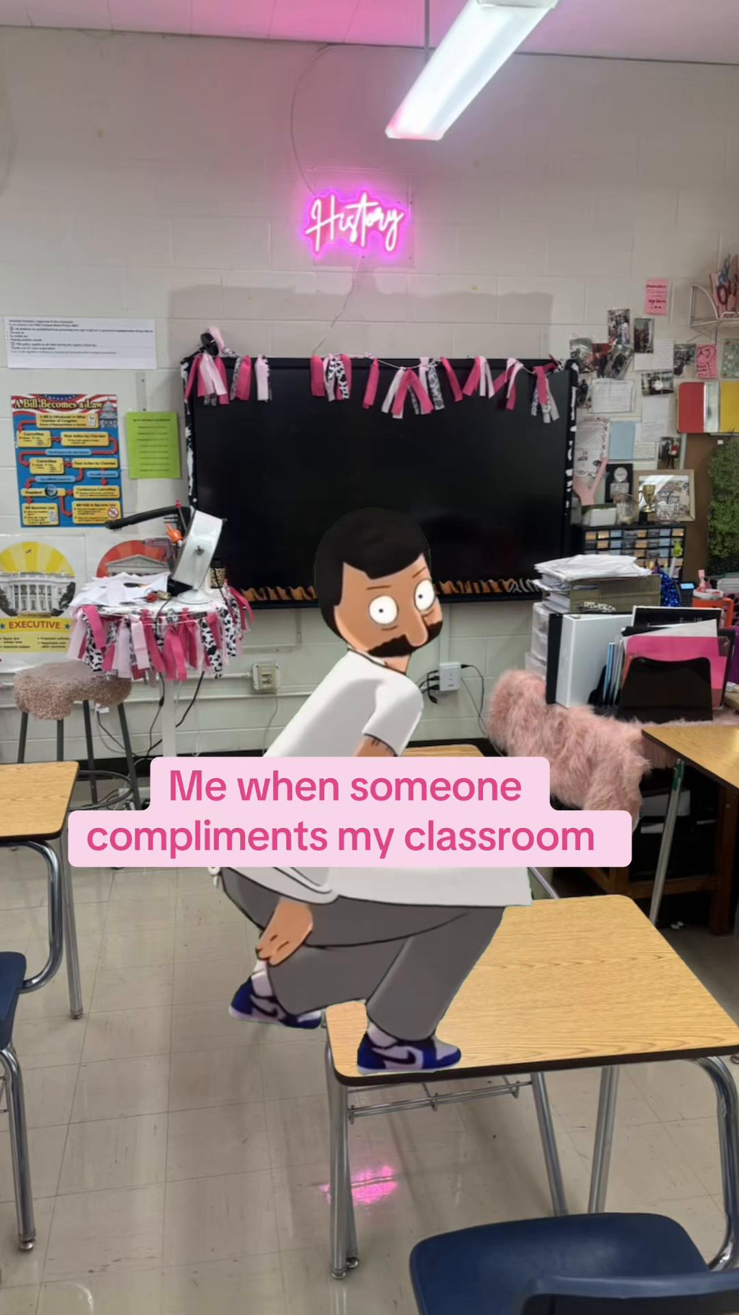 @Fashionablybooked 👗📚🎓✏️