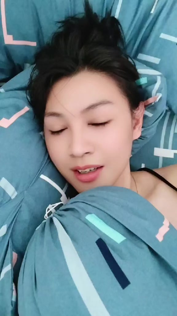 @Ajeng_albuluqqu23
