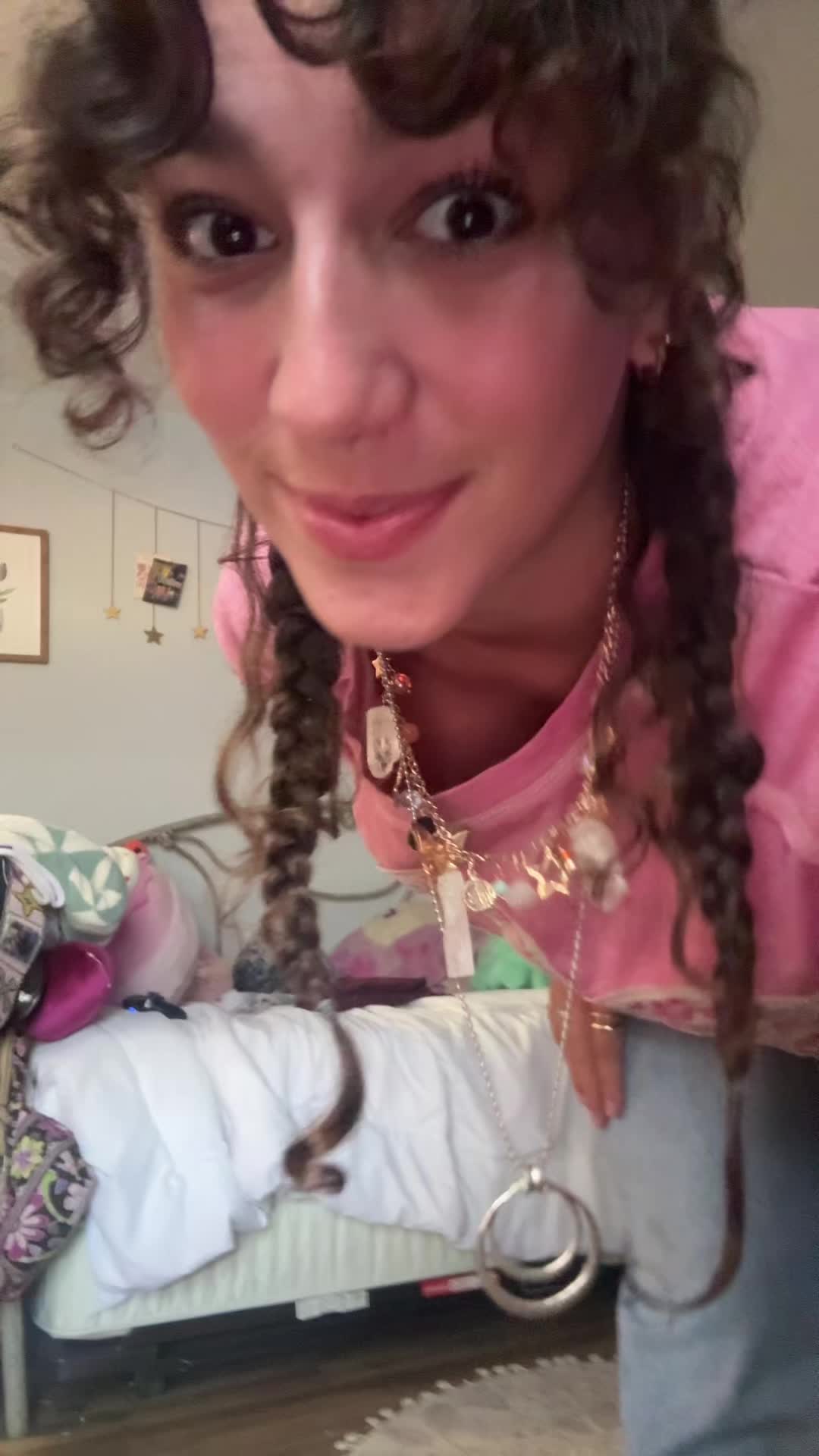 @🫰