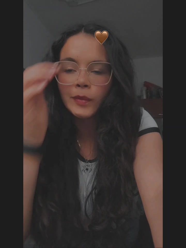 @Valeria Valverde