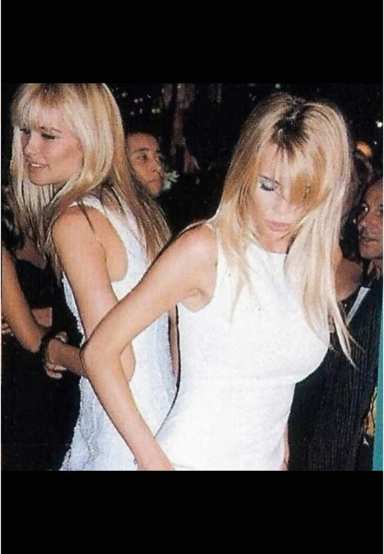 @Fashion90s