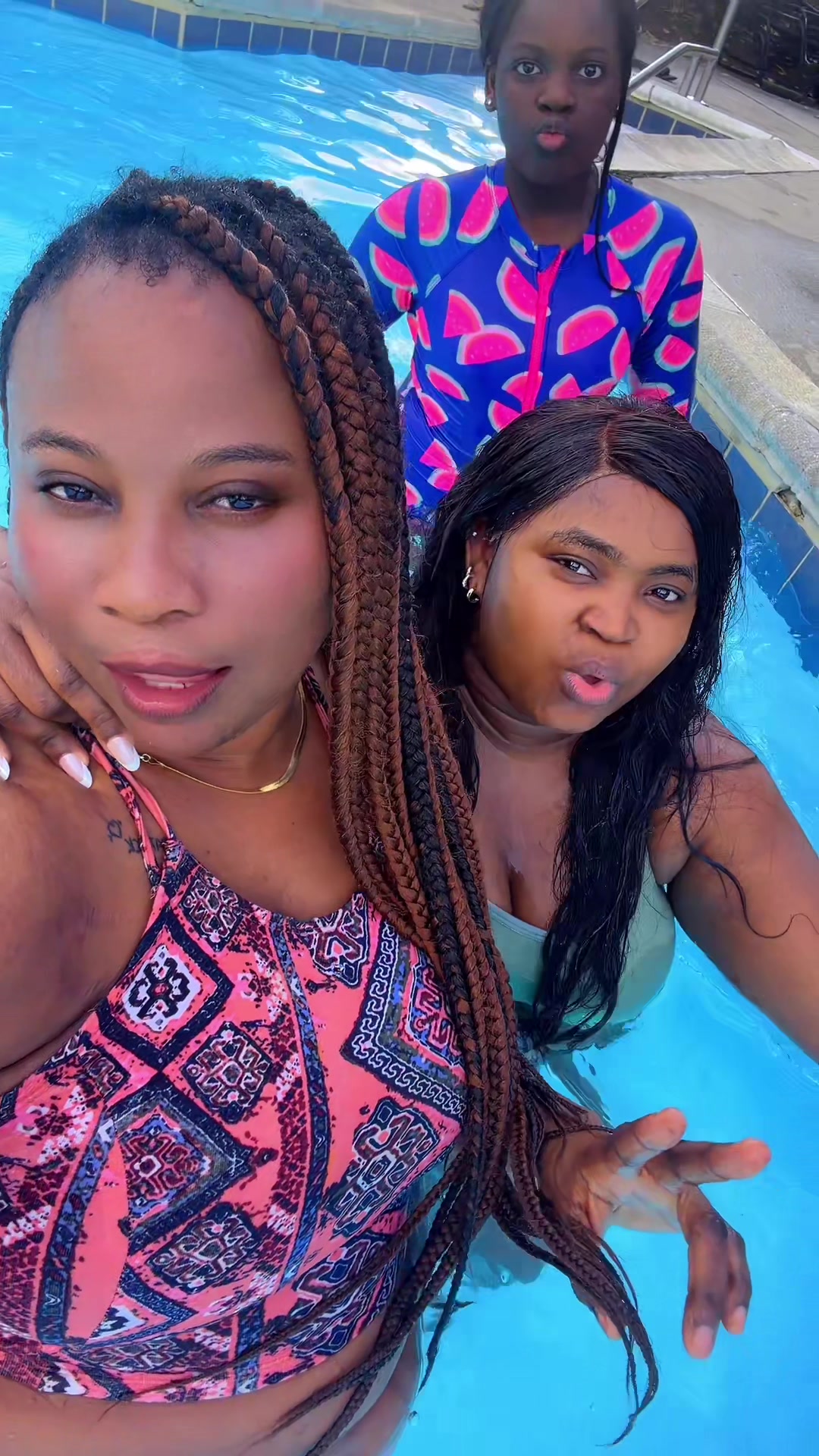 @SARHA fanm okap💗🍸🍾