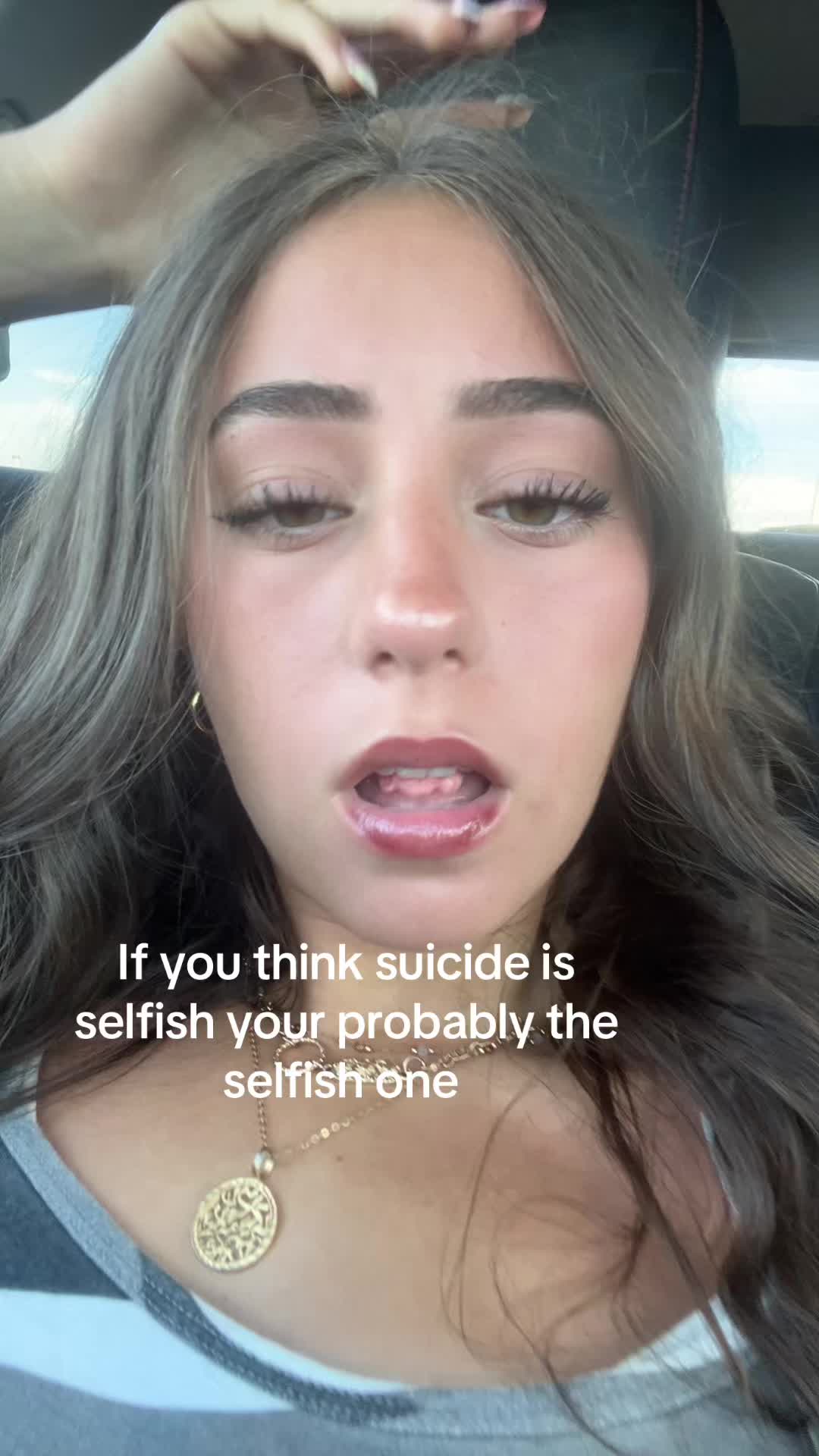 @🦦