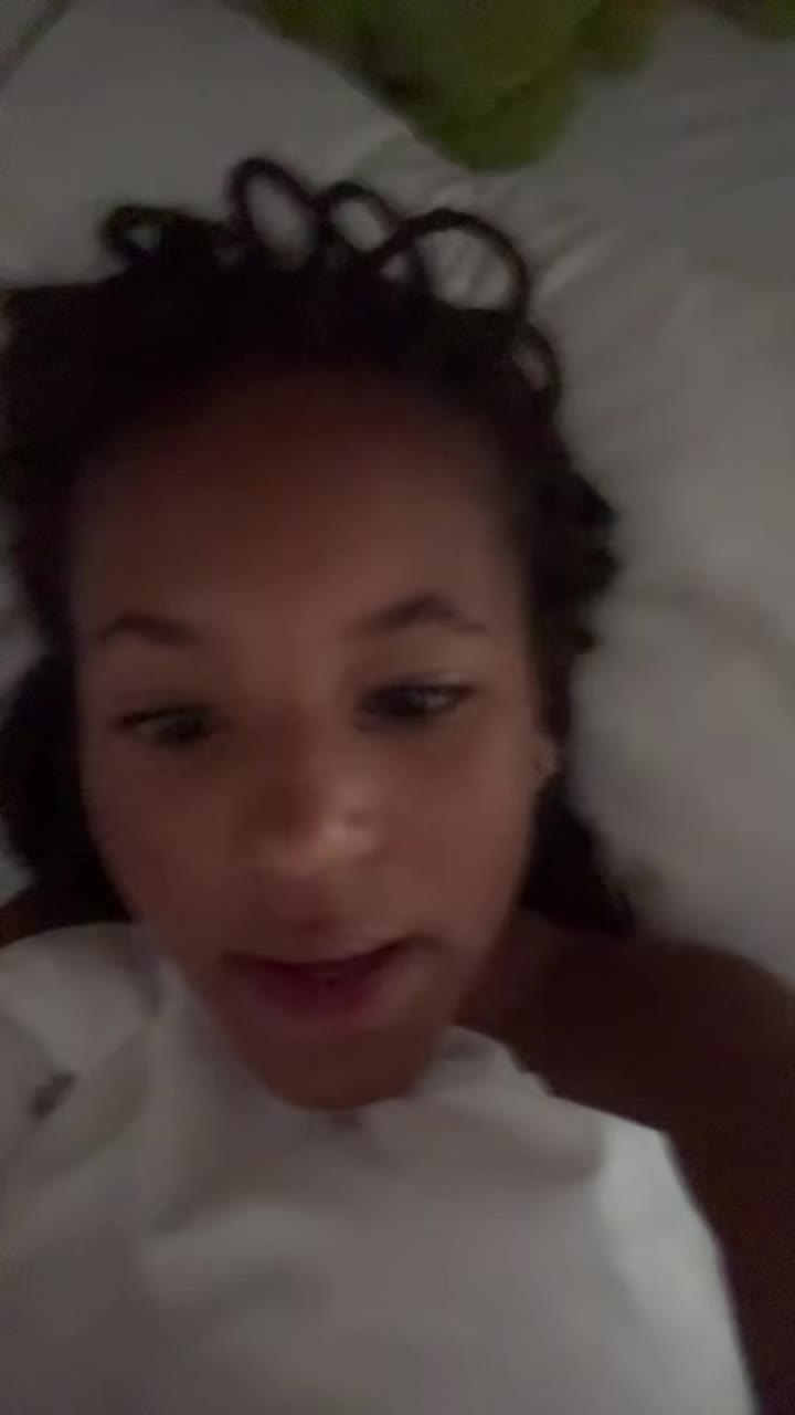 @Naomi 👧🏽 & Becci 👩🦰