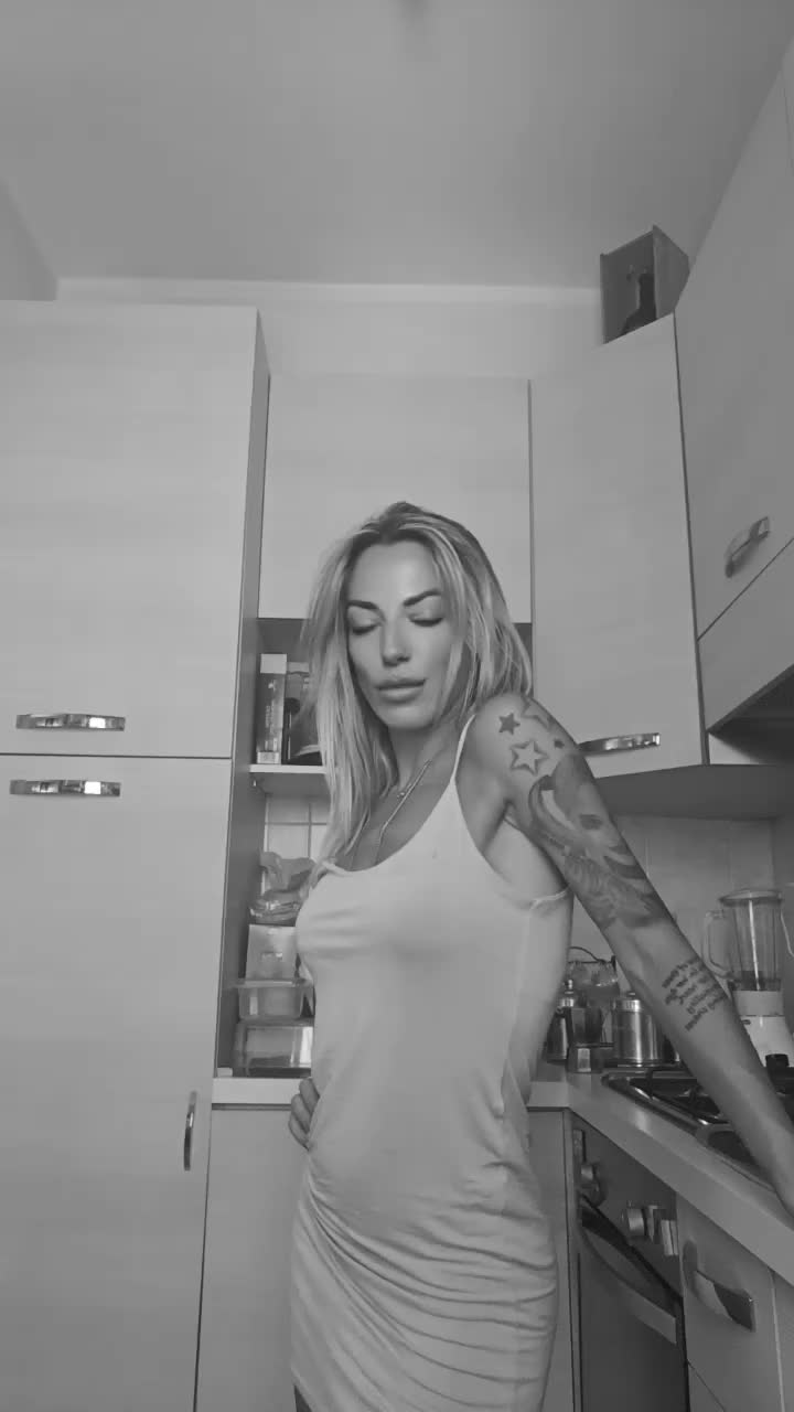@biondina3087
