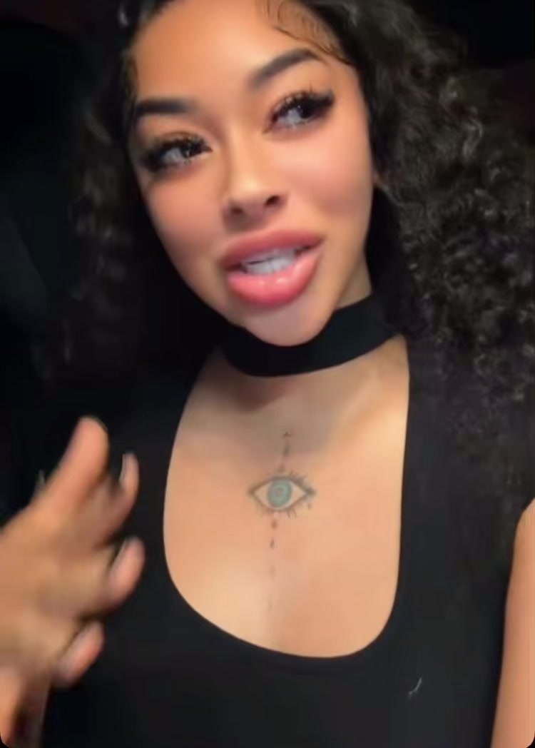 @Missskaylax