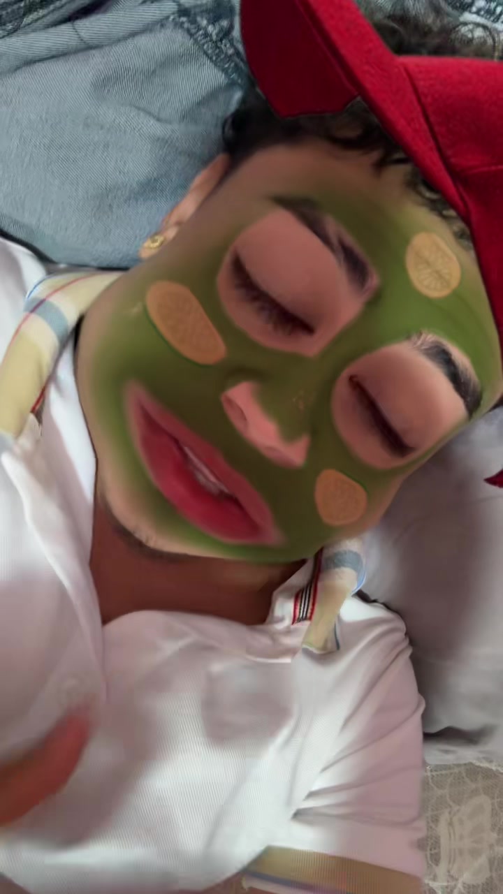 @L U I S ⋆