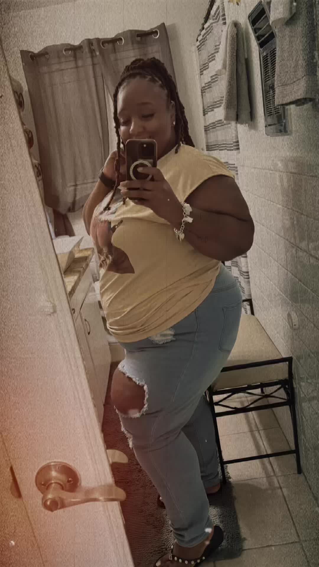 @GeminiQueen_Sade