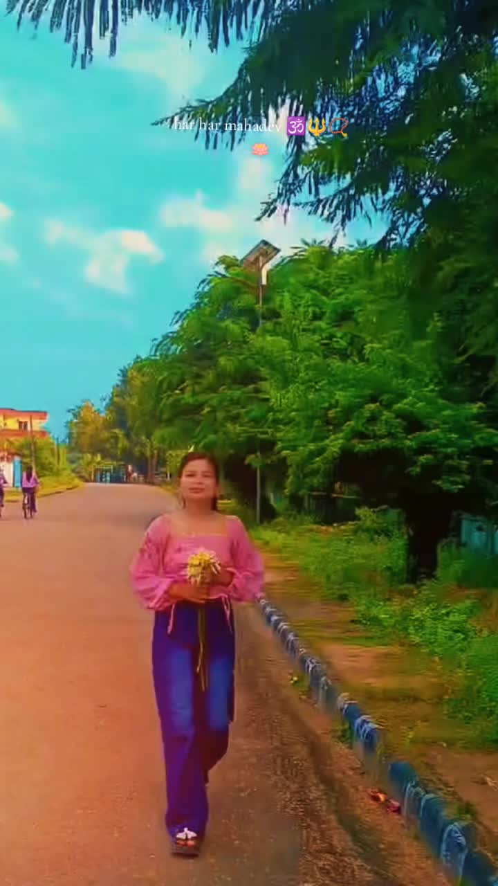 @👑pinky pahari 🍁💚🥀