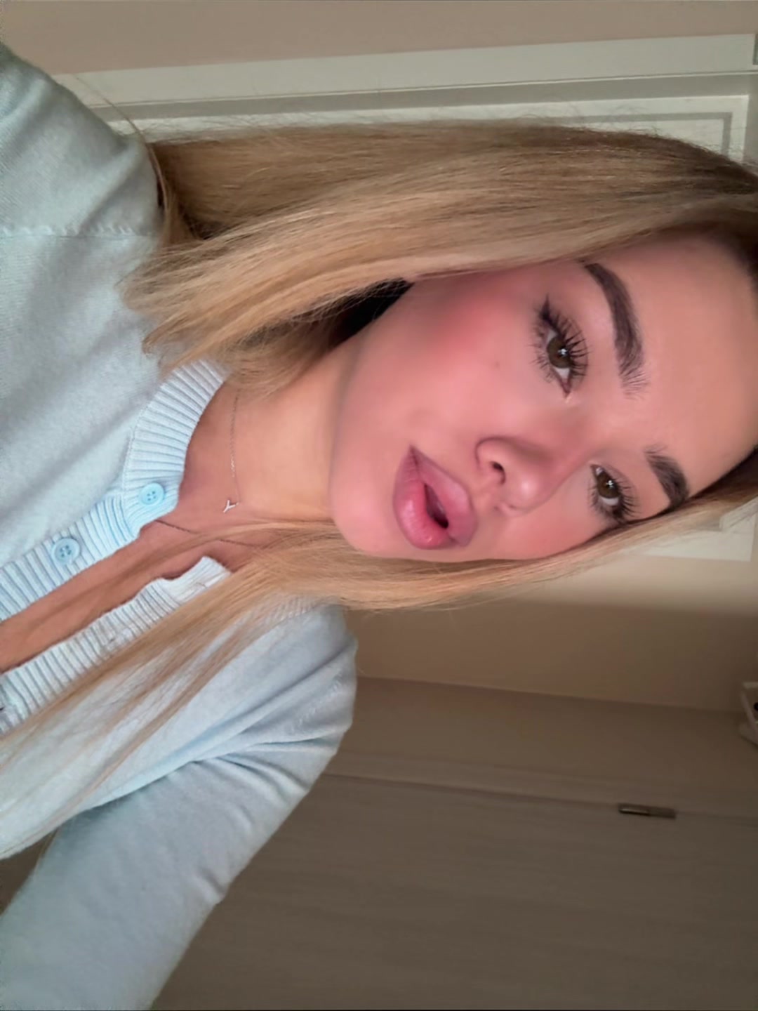 @Yana🦋