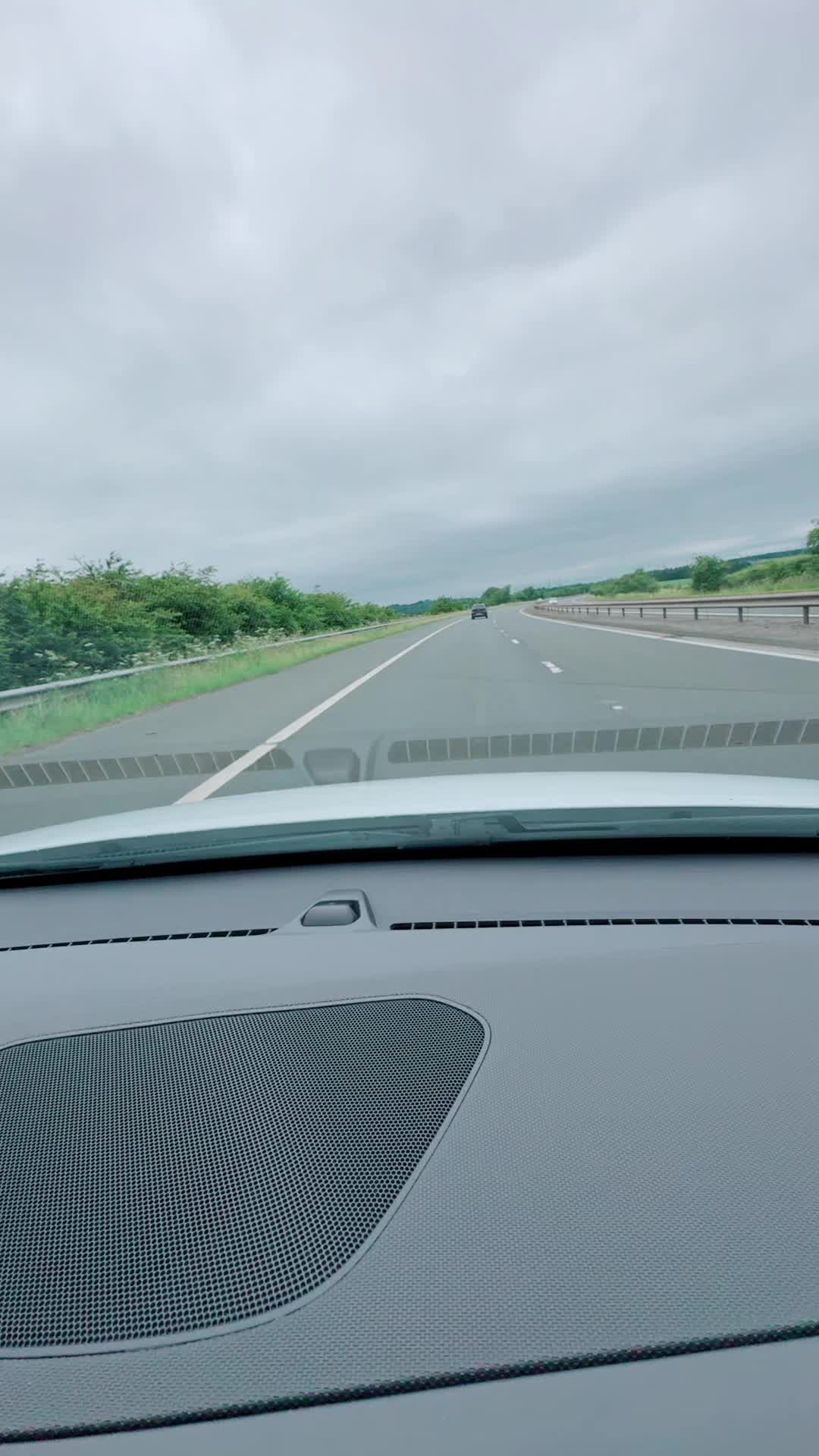 @Ch Uk🇬🇧
