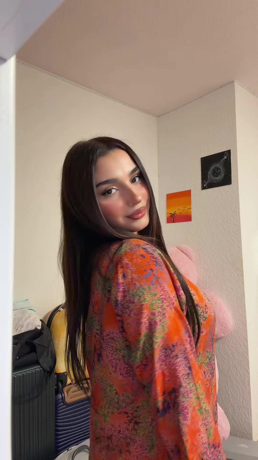 @𝒱