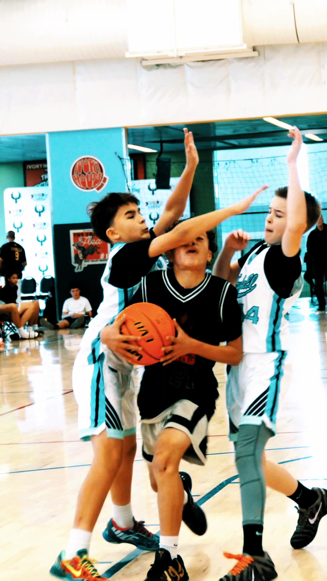 @Hesi Hoops