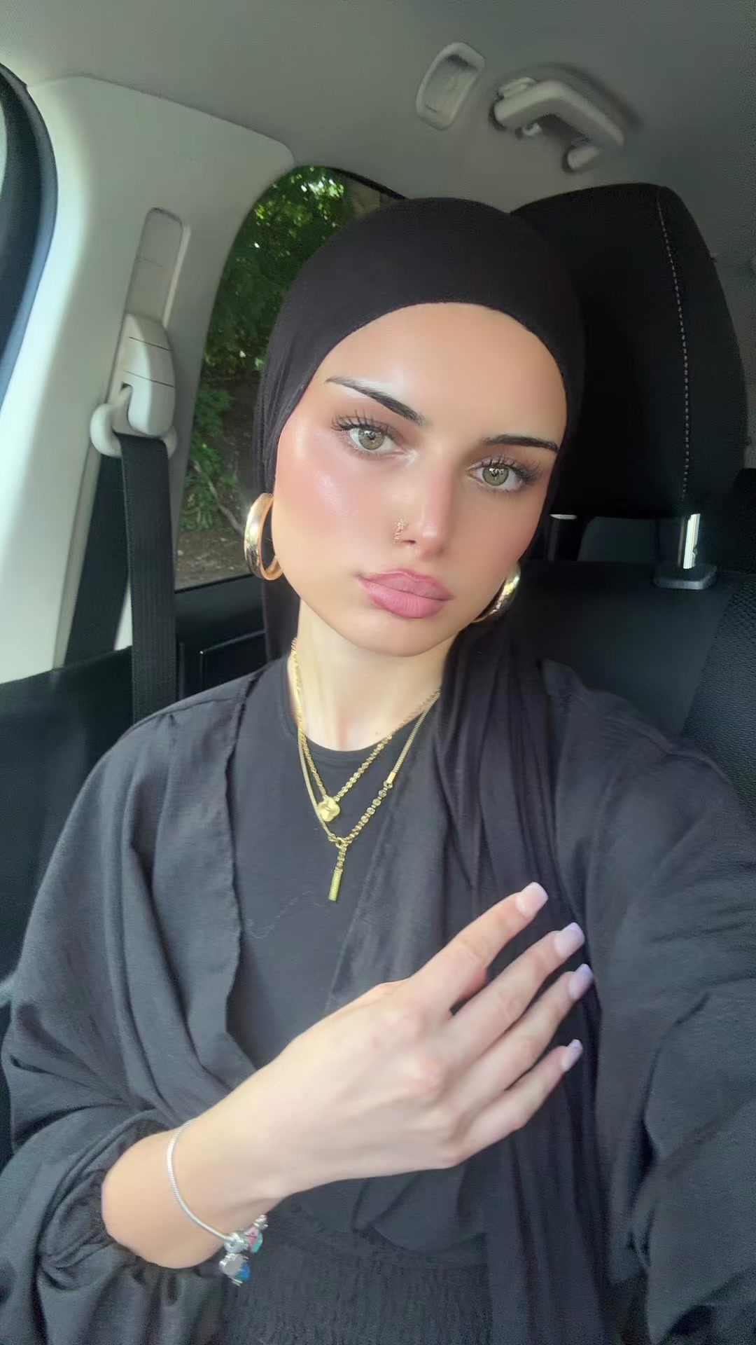 @𝐚𝐮𝐭𝐫𝐞 𝐦𝐨𝐧𝐝𝐞 🌺