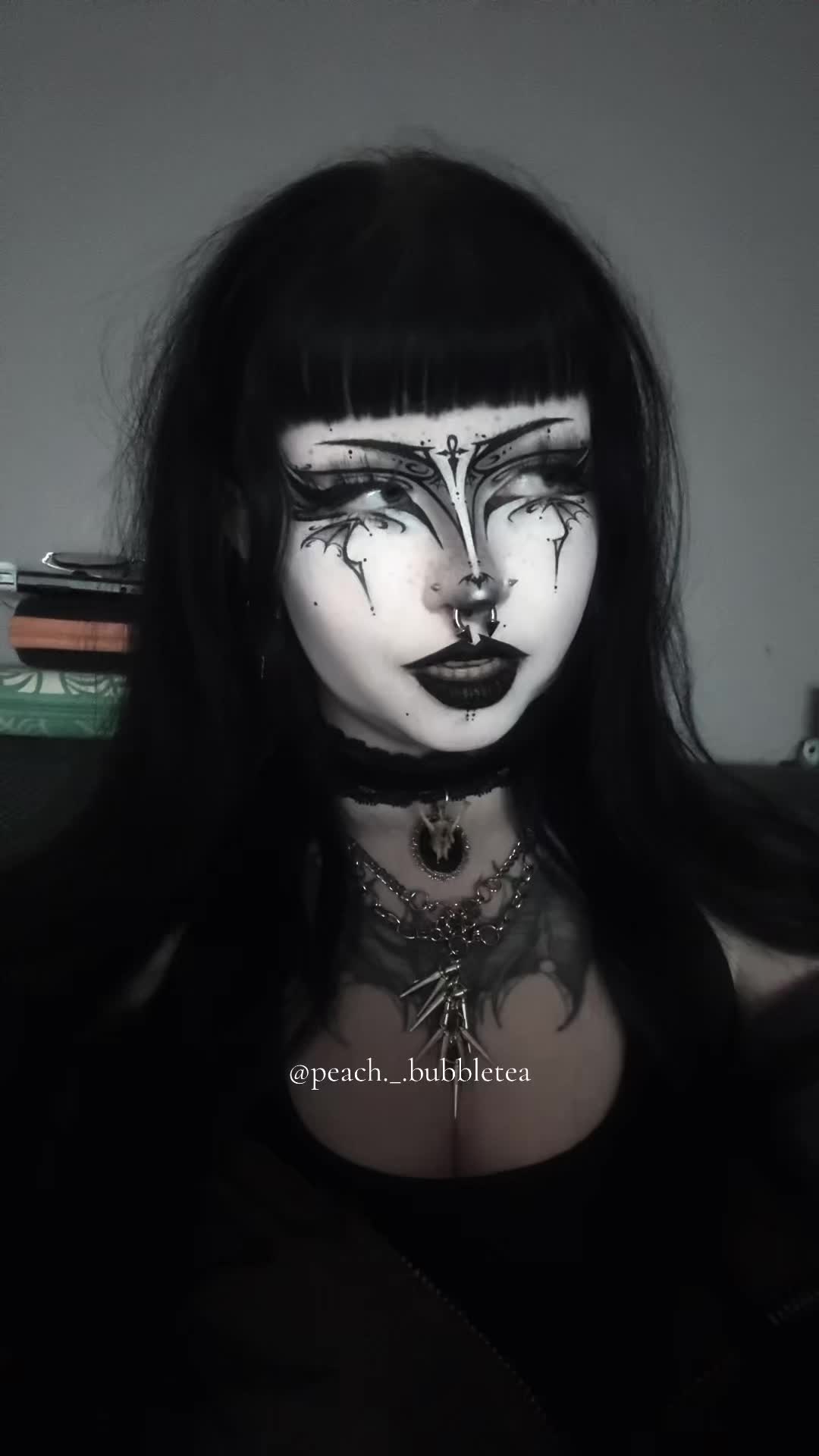 @Julie🕷️