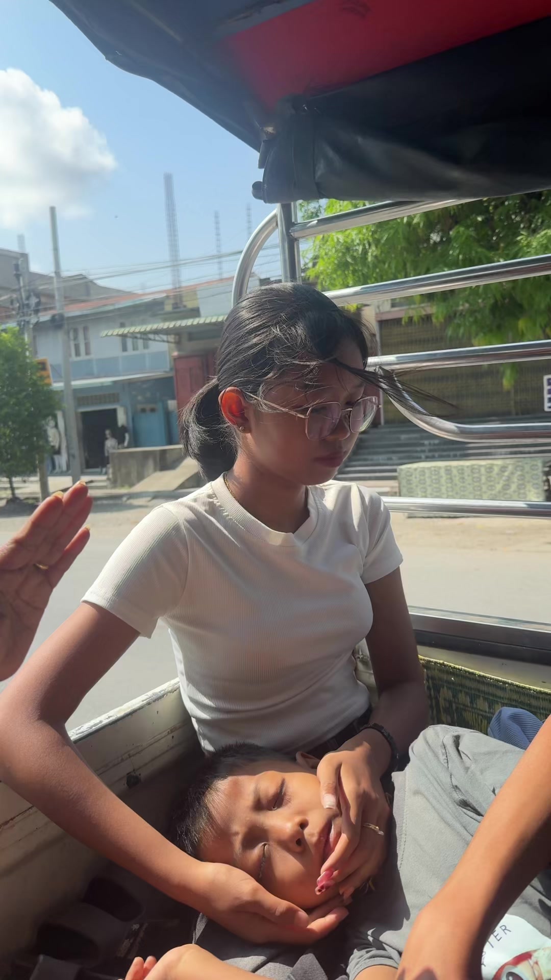 @Thu Zar