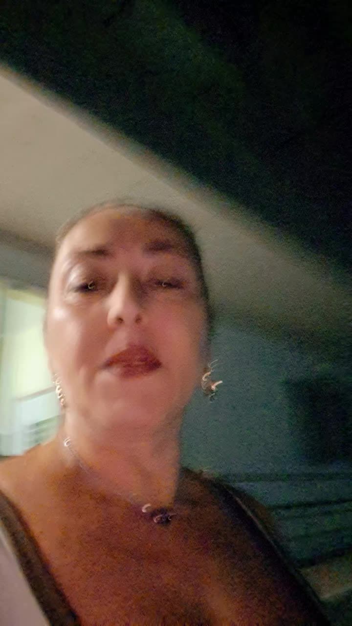@Flora Guarino433