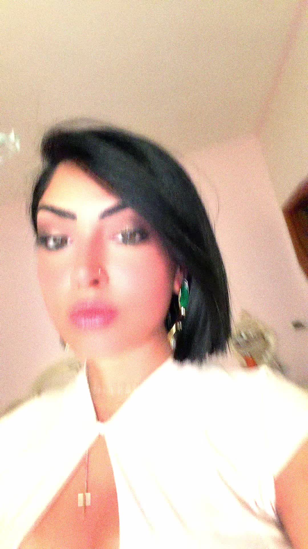 @Ilaria_