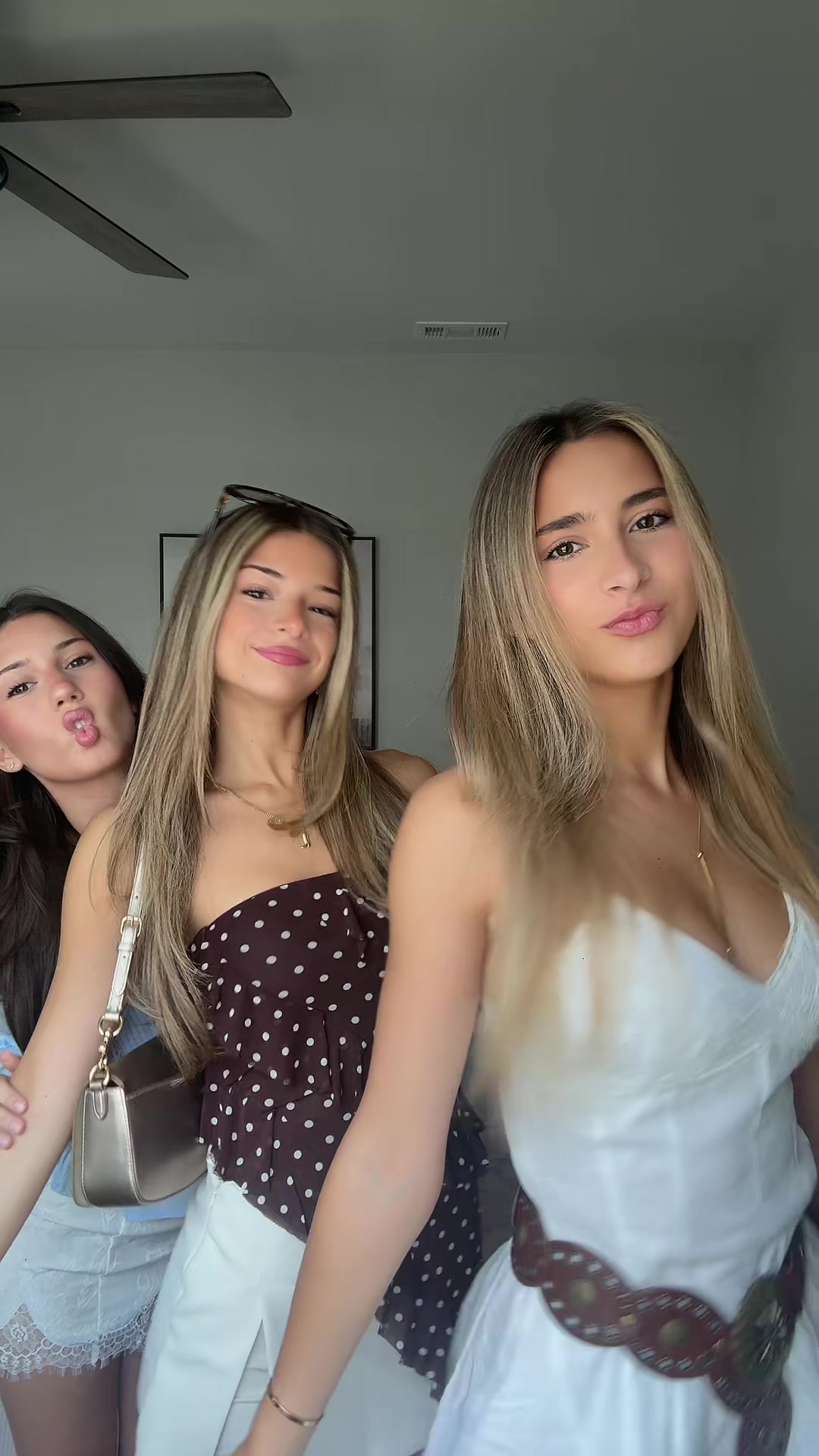 @ALYONA