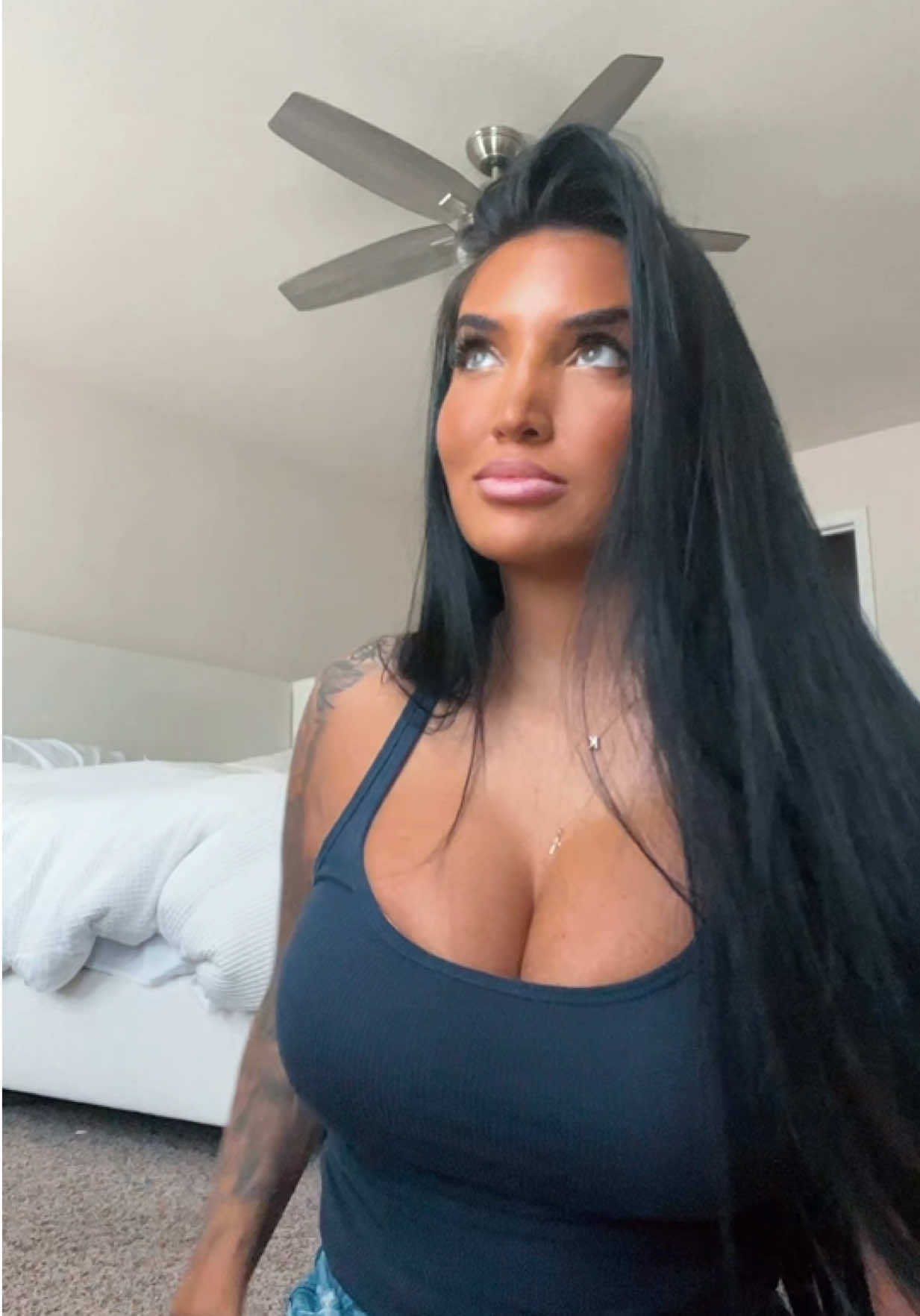 @kj_cameron