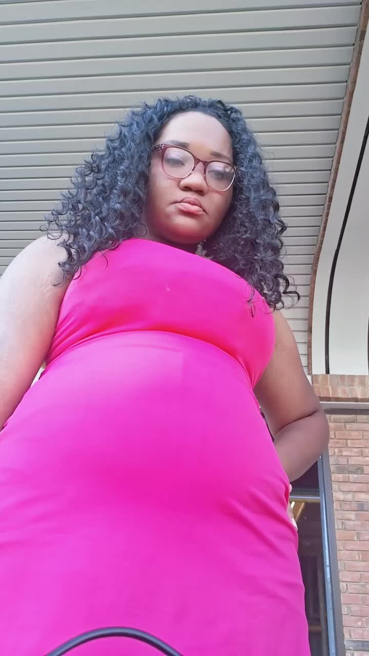 @biggest popular influencer red