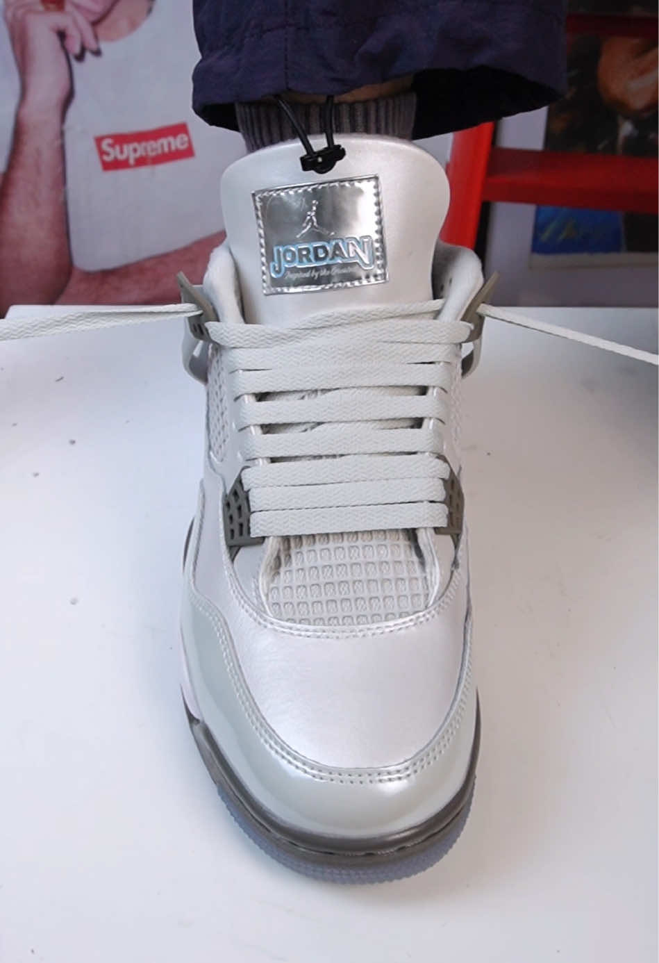@Lacedsneaker