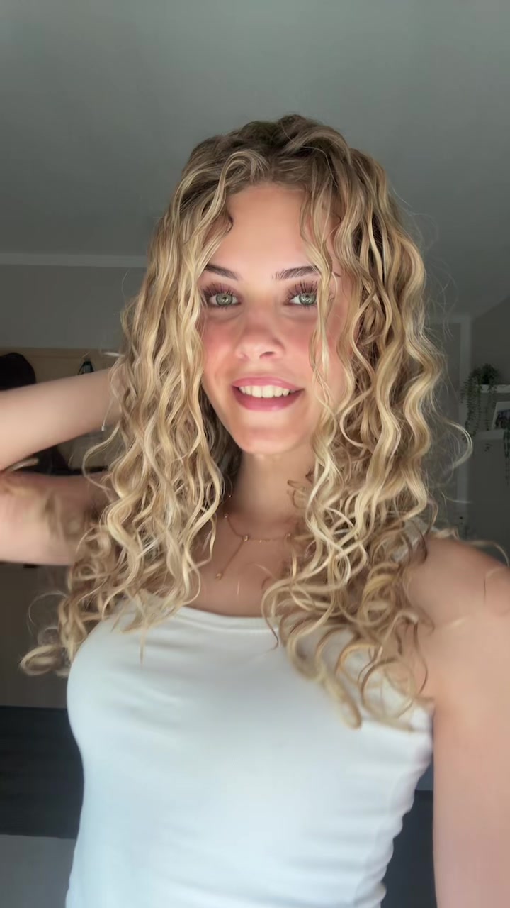 @𝑙𝑎𝑟𝑎