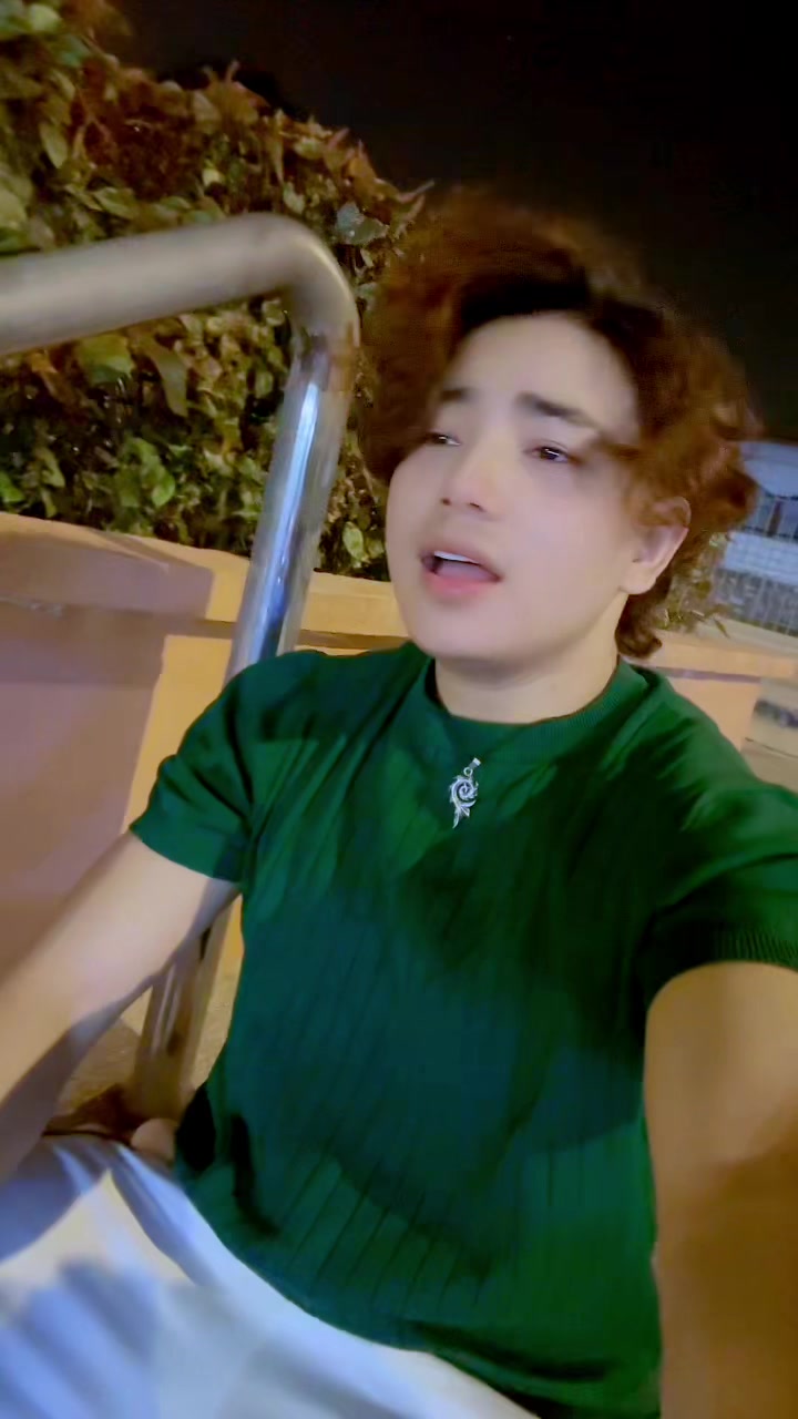 @👽CRUSH BOY👩&zwj;🎤