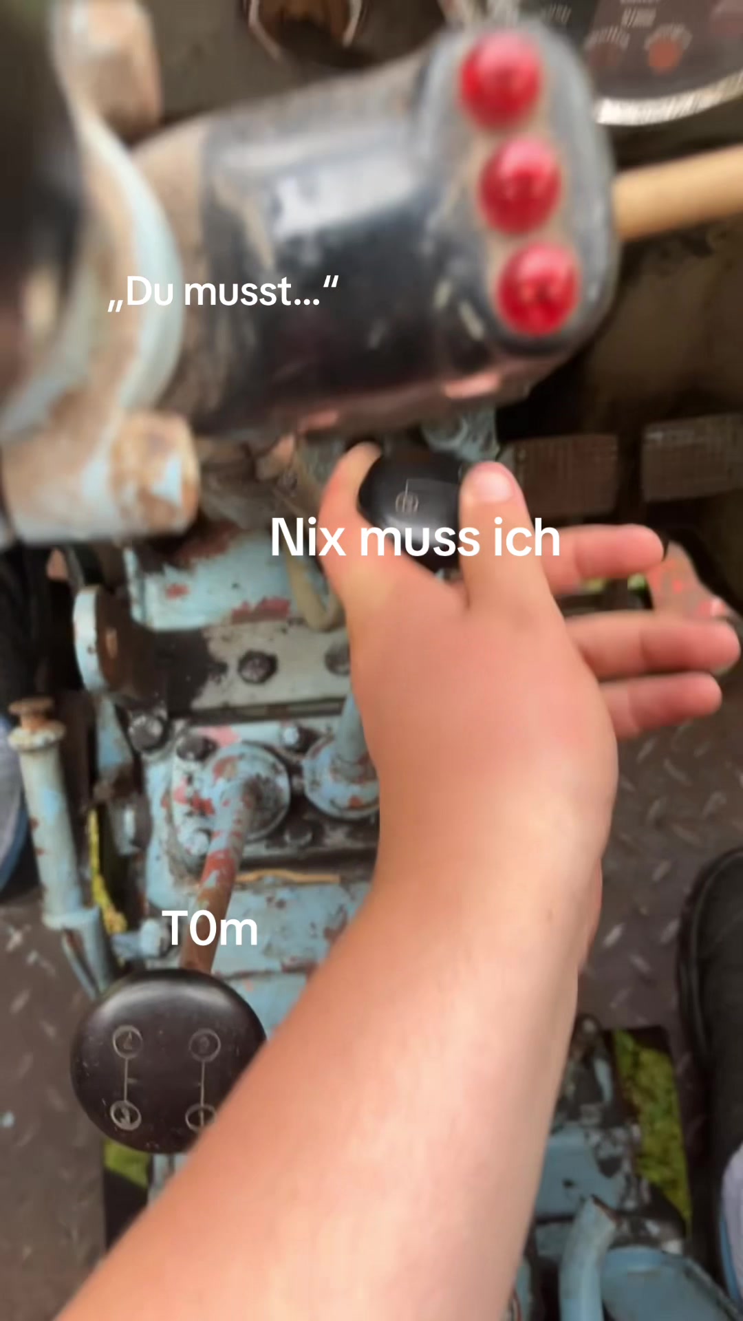 @t0m