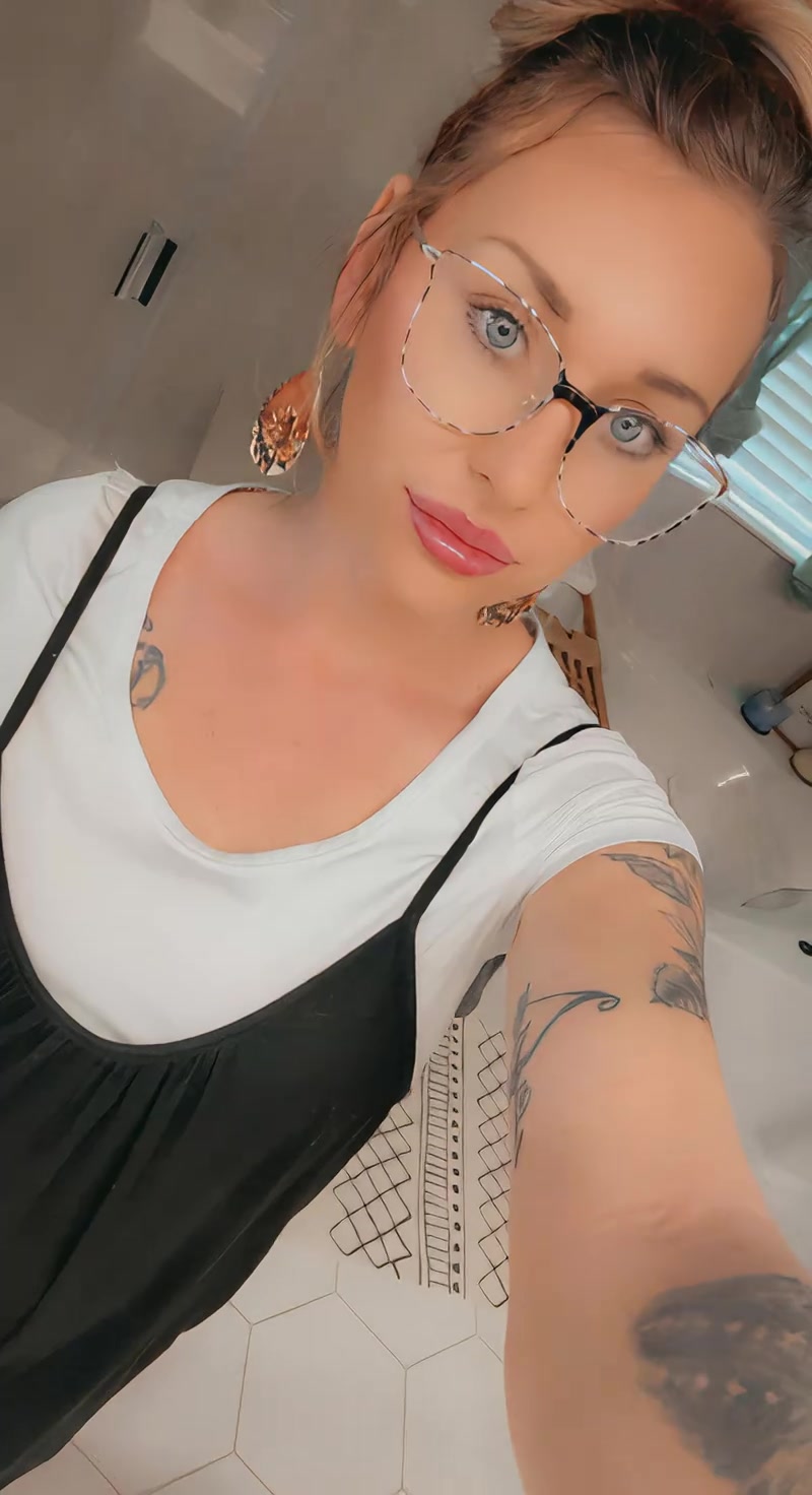 @Kirstyn_kay