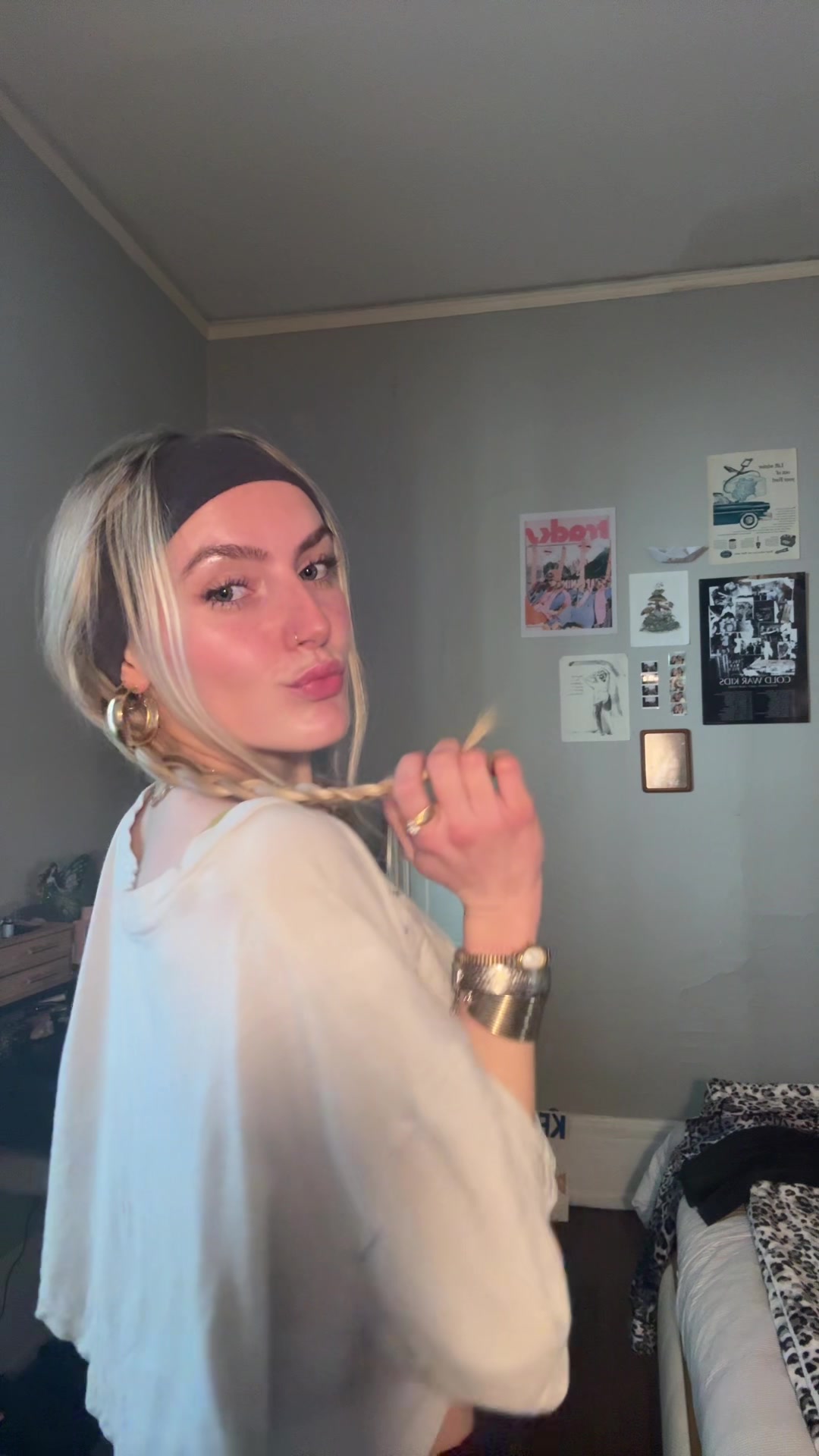 @Ella