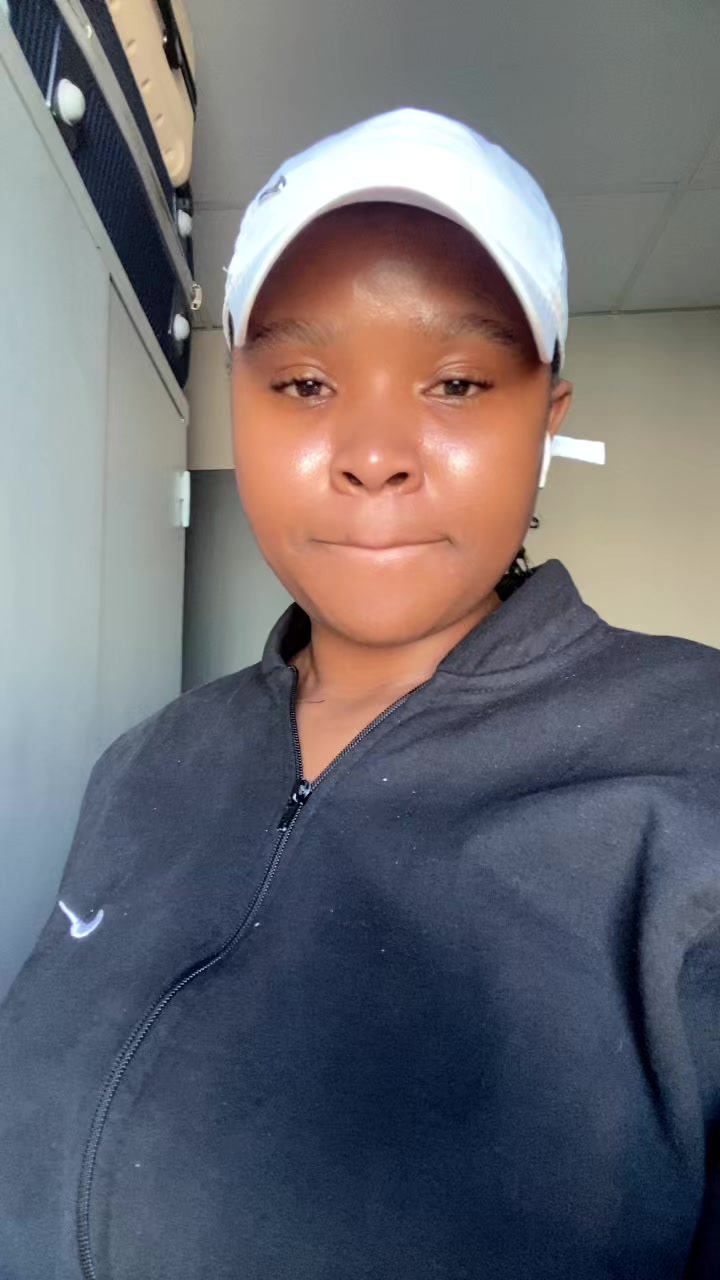 @Iviwe vee🎀