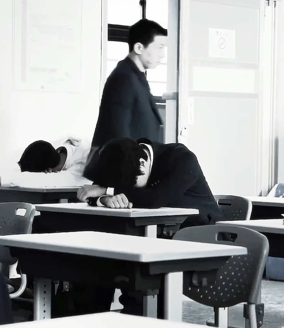 @𝙡𝙞𝙫𝙫