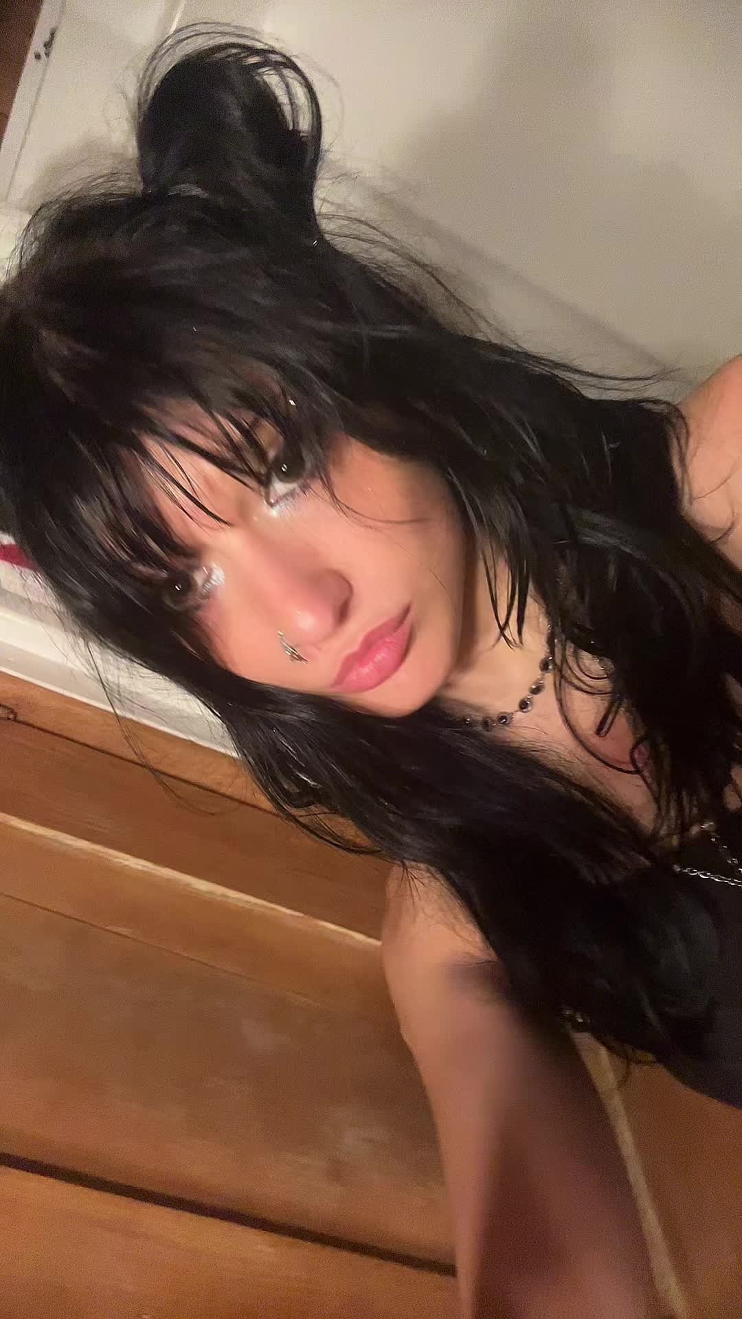 @…