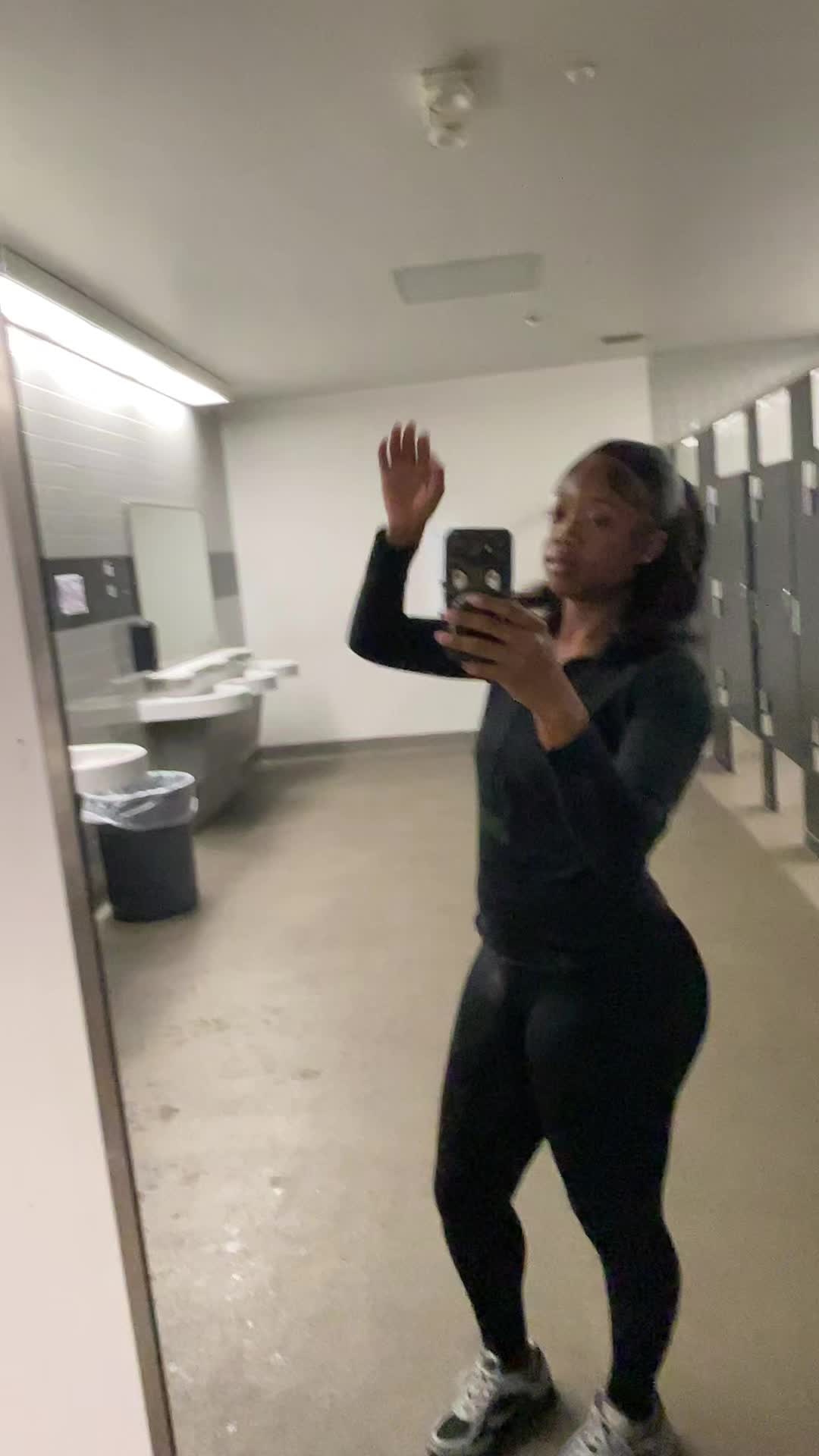 @dsirenotdesire😉