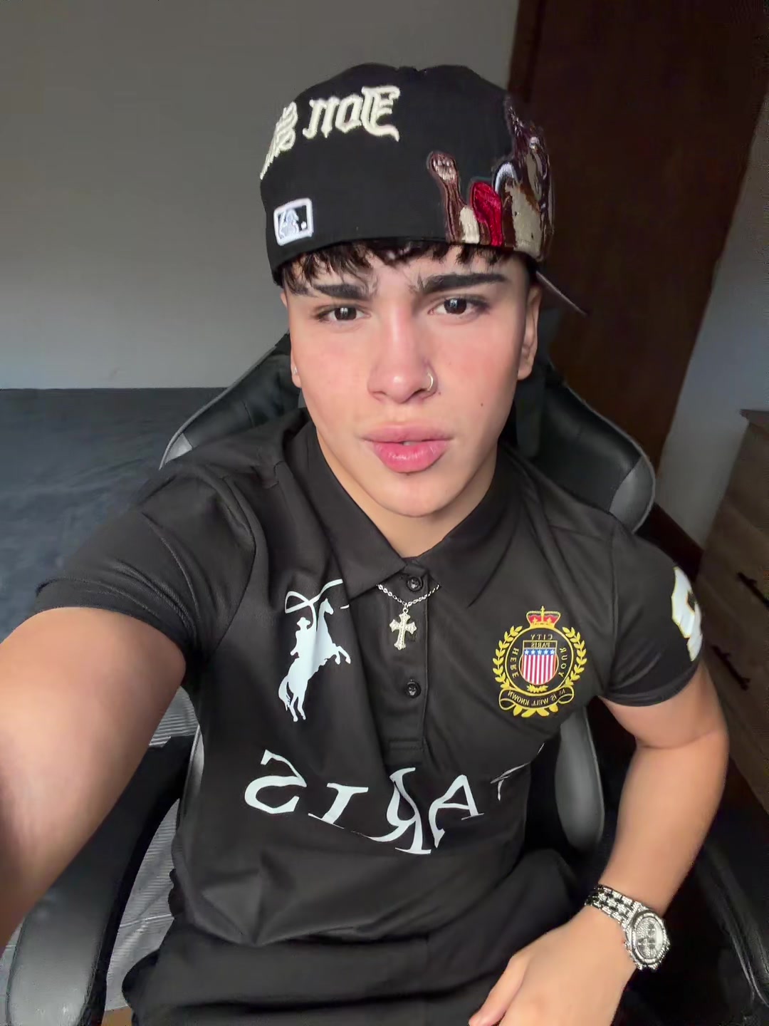@aleeslr