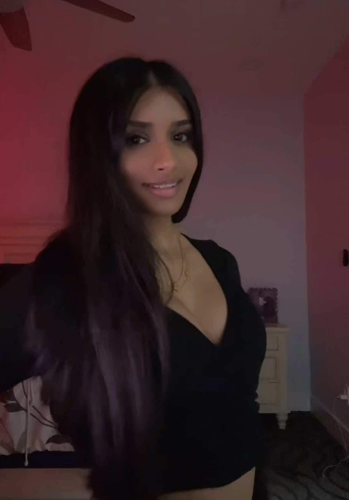 @shainaॐ