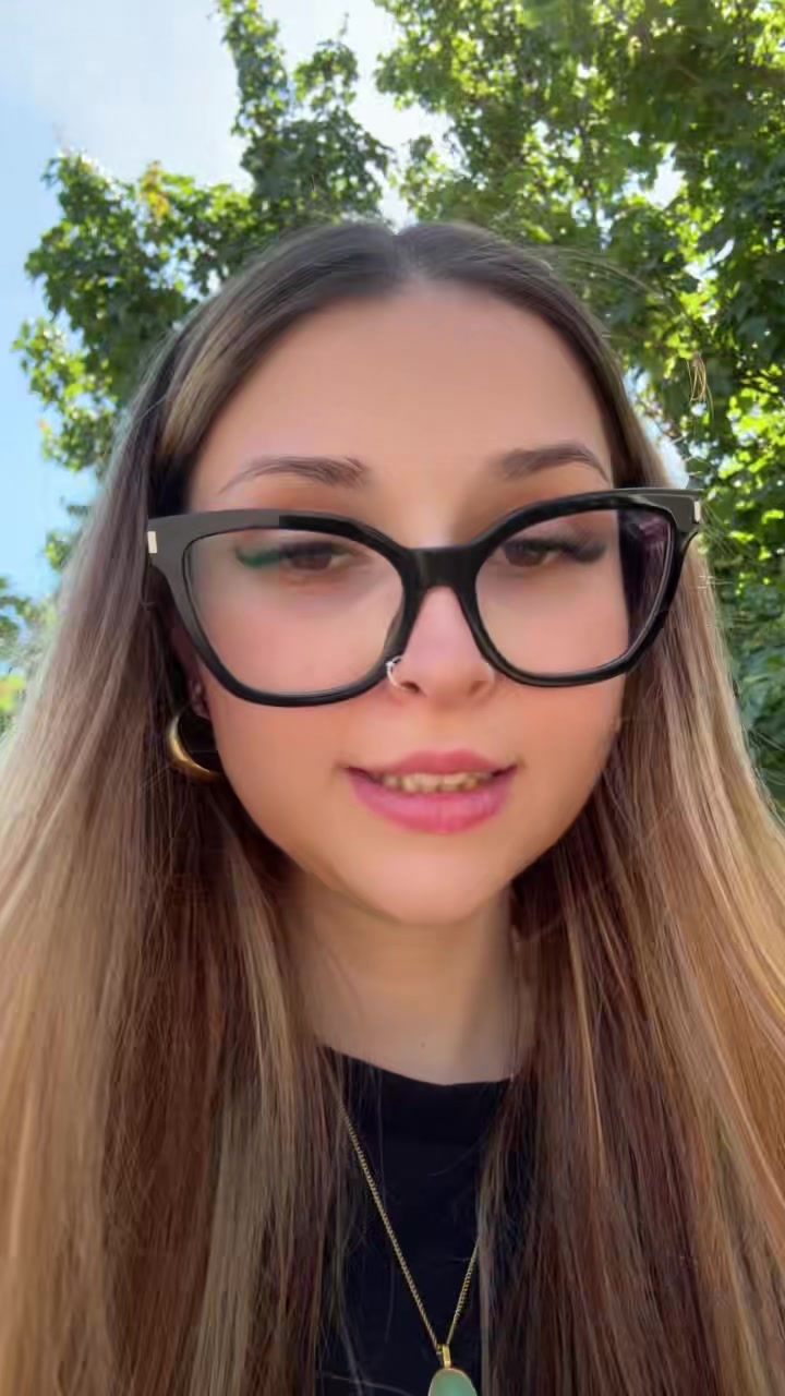 @Laaa_gio