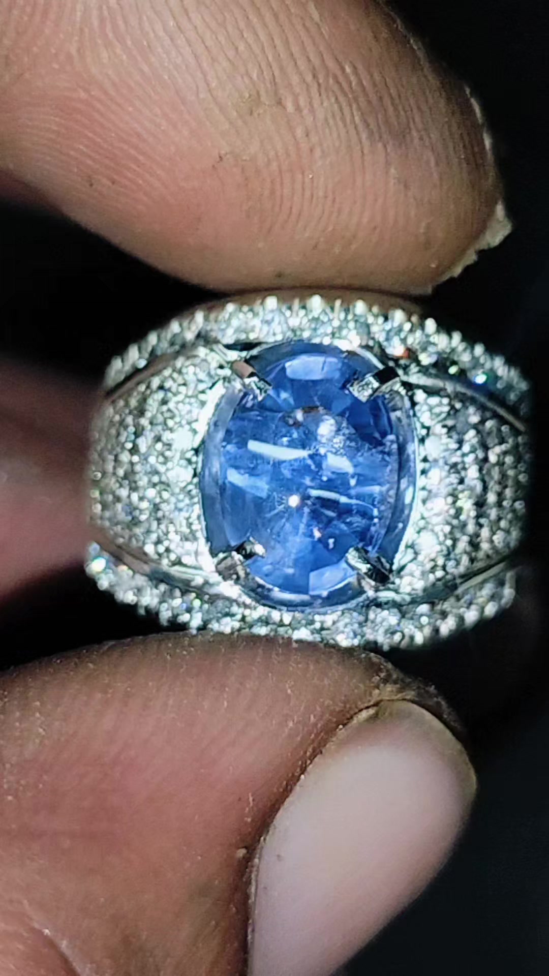 @uzzy gemstone