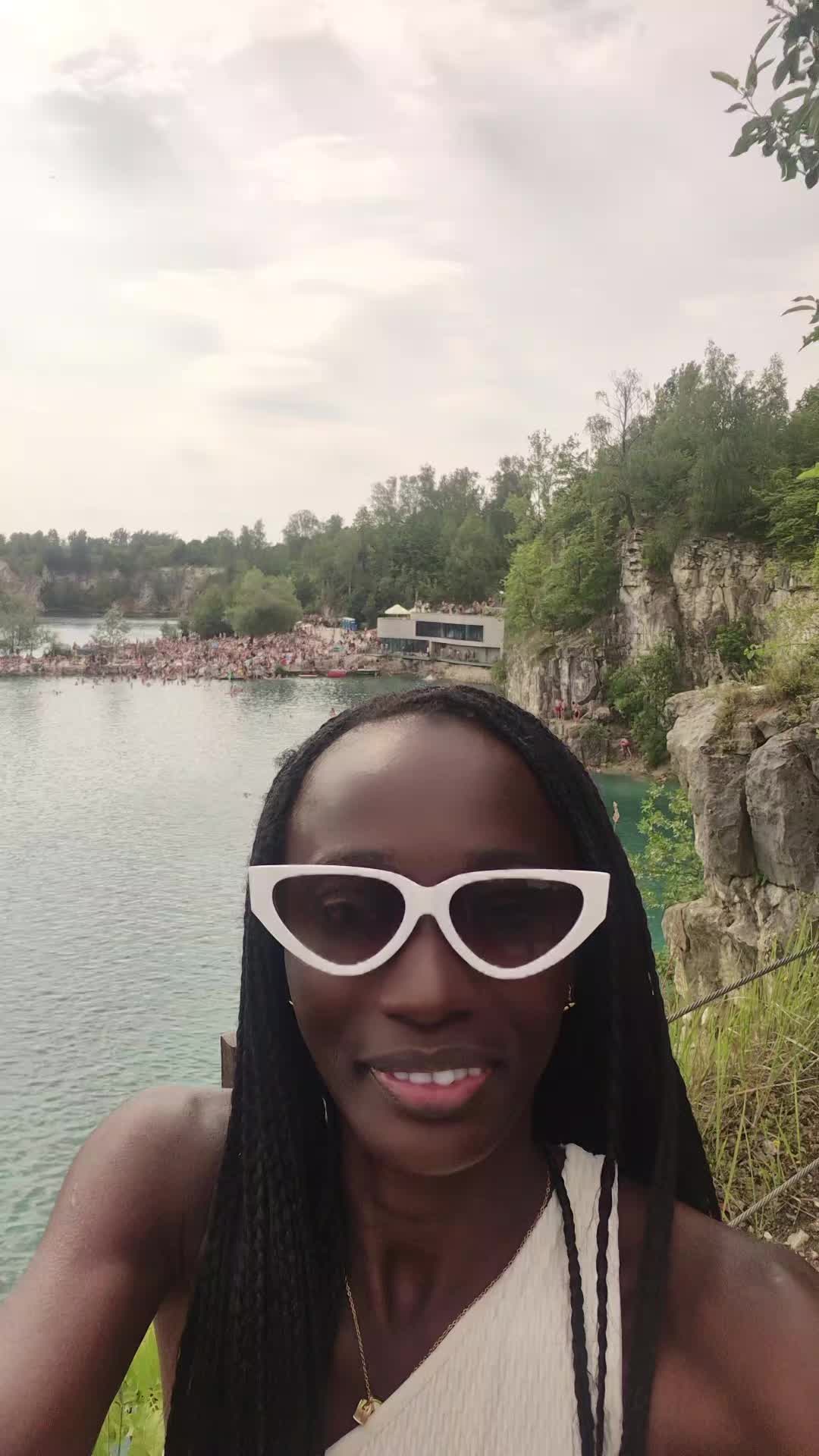 @veeviva15