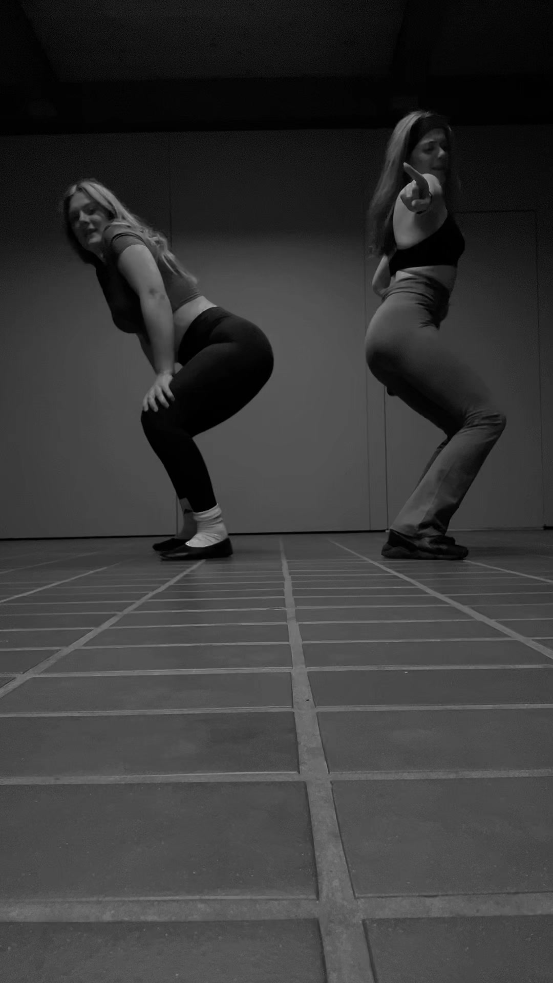 @Vivixsch_